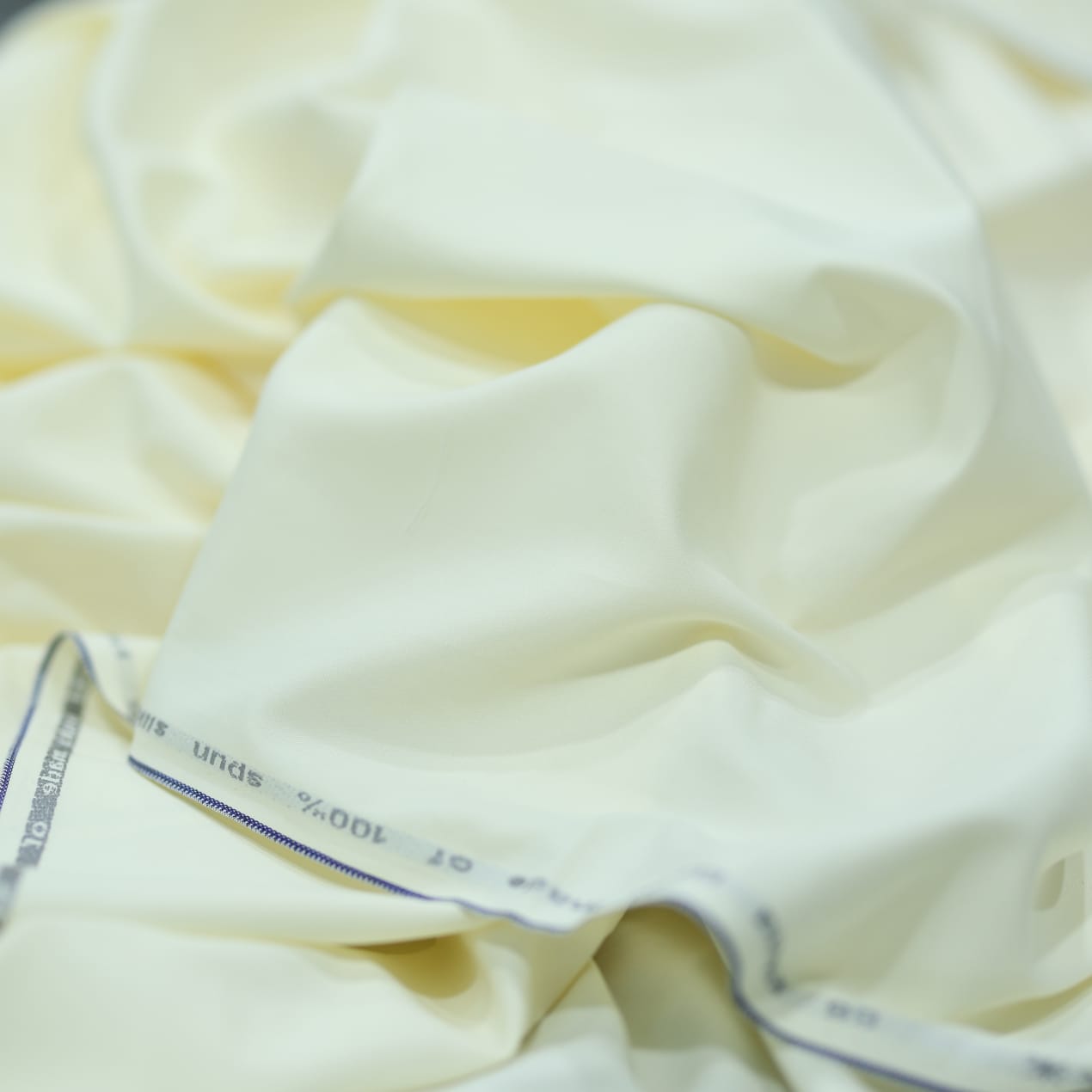 MOST PREMIUM AND SOFT FINISH SIX POUND BOSKI ( Cream Color)